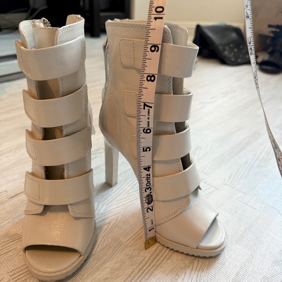 DKNY “Blake” cream, peep-toe lug sole booties, 5.5 - Picture 7 of 10